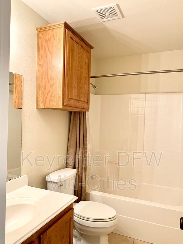 Building Photo - 2993 St Andrews Dr