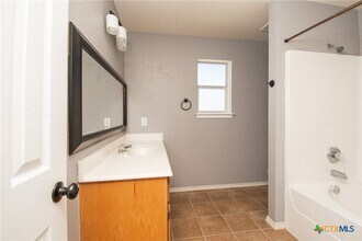 Building Photo - 3309 Lorena Dr