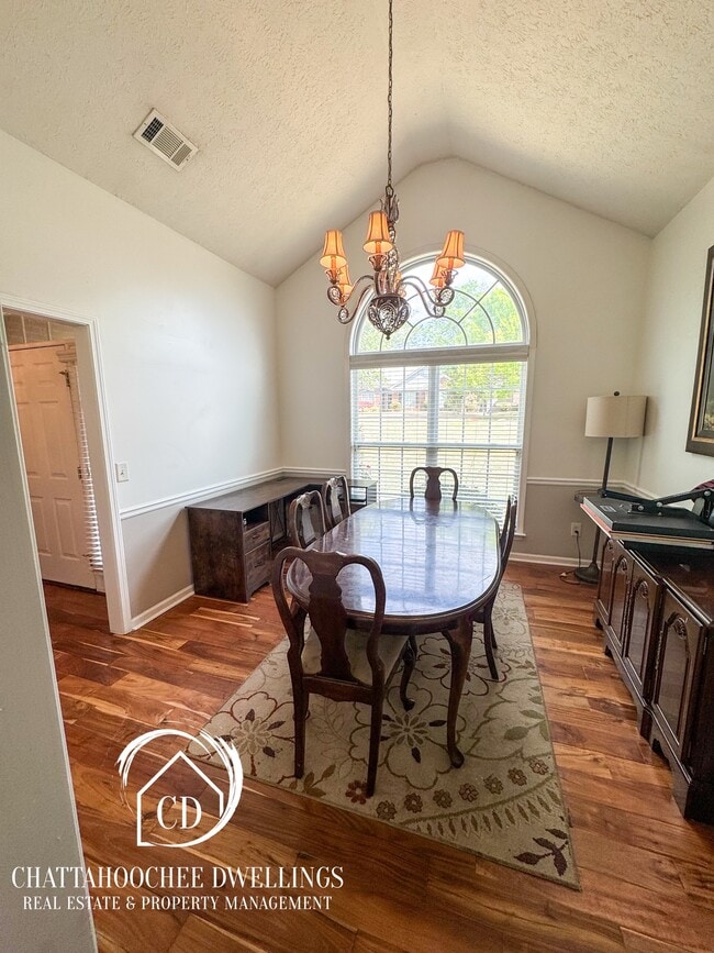 Building Photo - 2998 Waterhill Dr