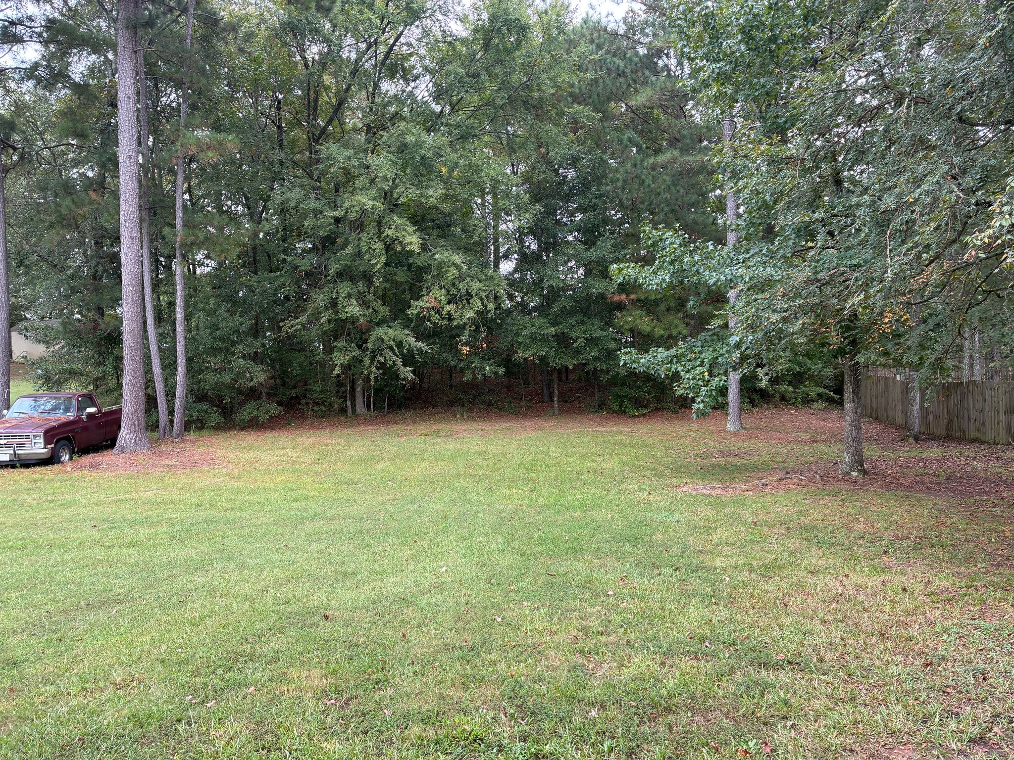 Building Photo - Room in House on Tara Bend