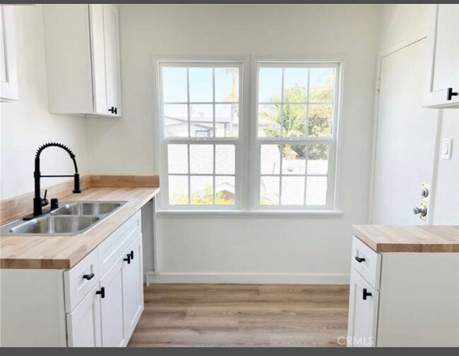 Building Photo - 510 E Arbor Vitae St