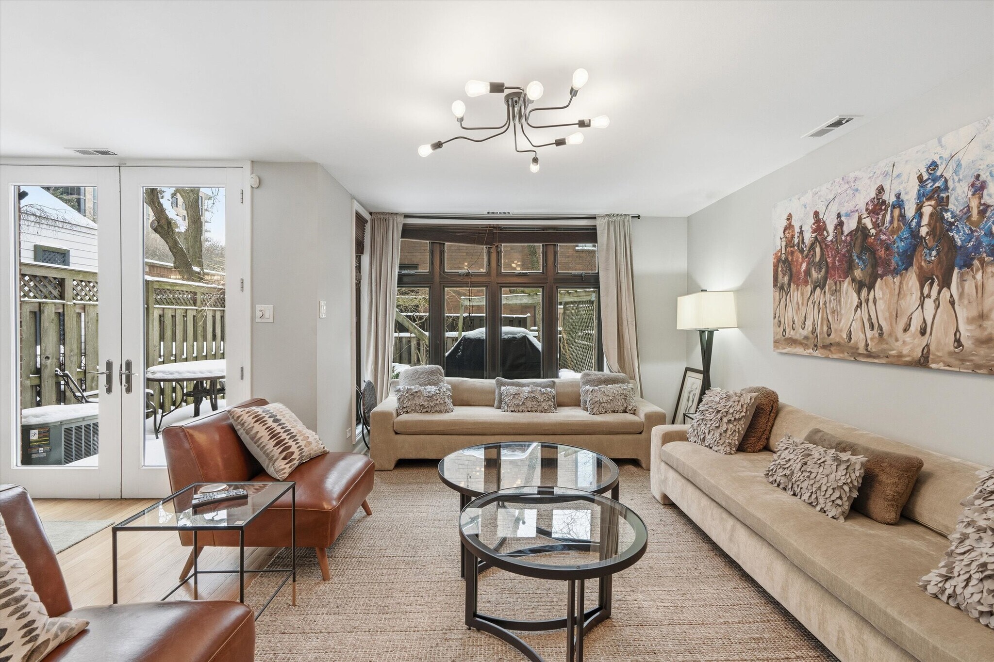 Large Living Room with floor to ceiling windows. - 1610 N Larrabee St