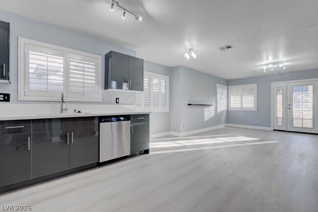 Building Photo - 879 Cozy Valley St