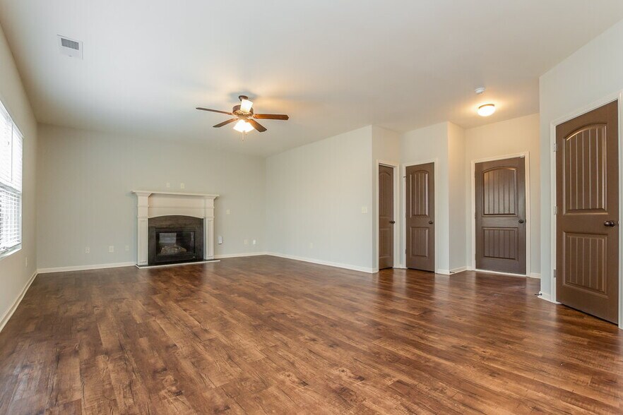 Building Photo - 441 Chandler Bluff Ct SE