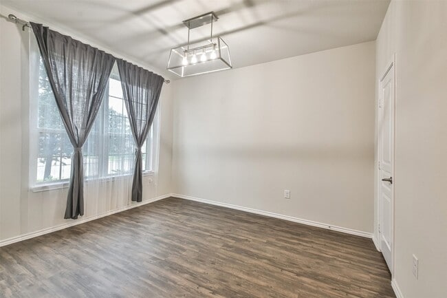 Building Photo - 5047 Royal Amber Ln