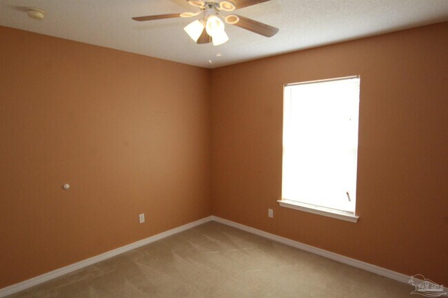 Building Photo - 386 Mizzen Ln