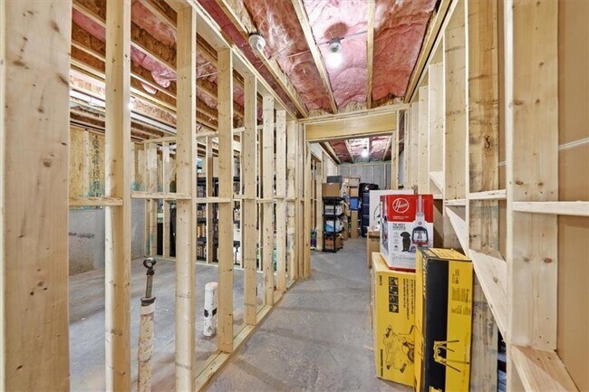 Building Photo - 3939 Alderstone Dr