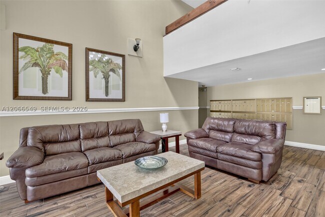 Building Photo - 220 Lakeview Dr