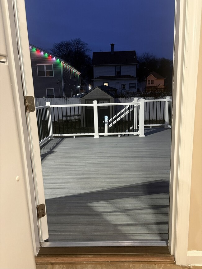 Building Photo - 413 Georges Pl