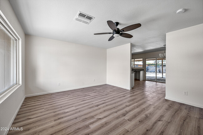 Building Photo - 3001 W Muriel Dr