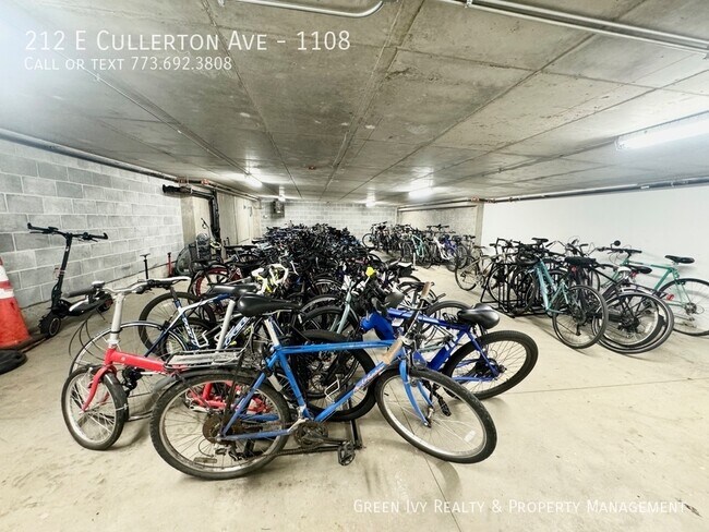 Building Photo - 1 Bed 1 Bath in the South Loop with amazin...