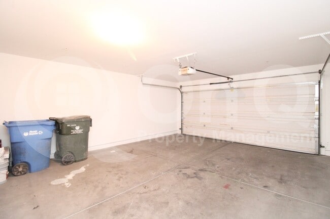 Building Photo - 8147 W Lynwood St