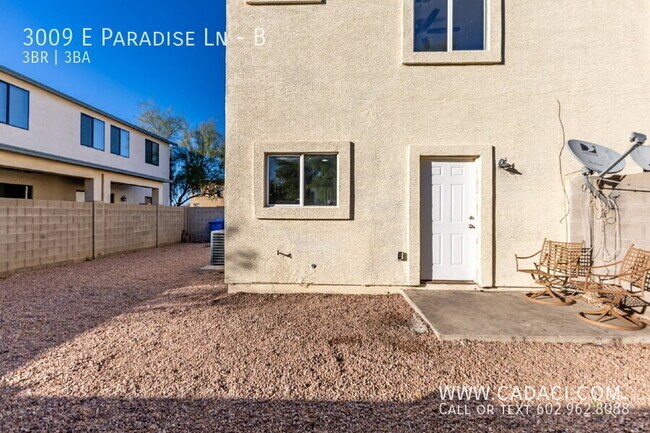 Building Photo - 3009 E Paradise Ln