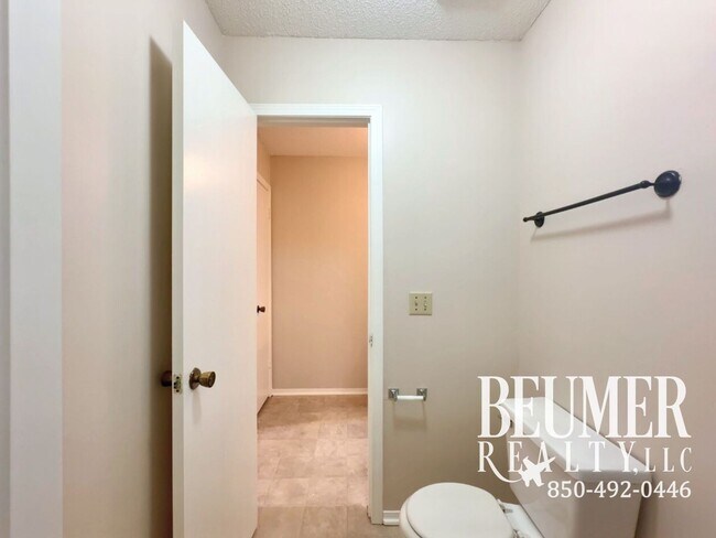 Building Photo - **$200 OFF FIRST MONTHS RENT**