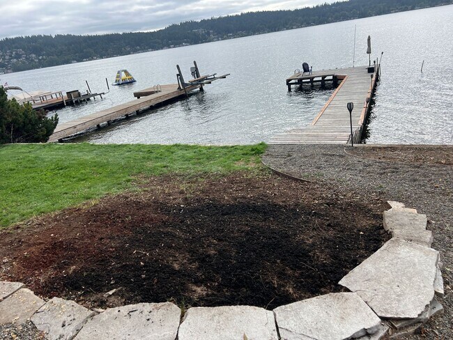 Building Photo - 1120 West Lake Sammamish Pkwy NE