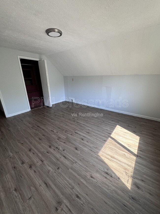 Building Photo - 2876 Hudson Dr