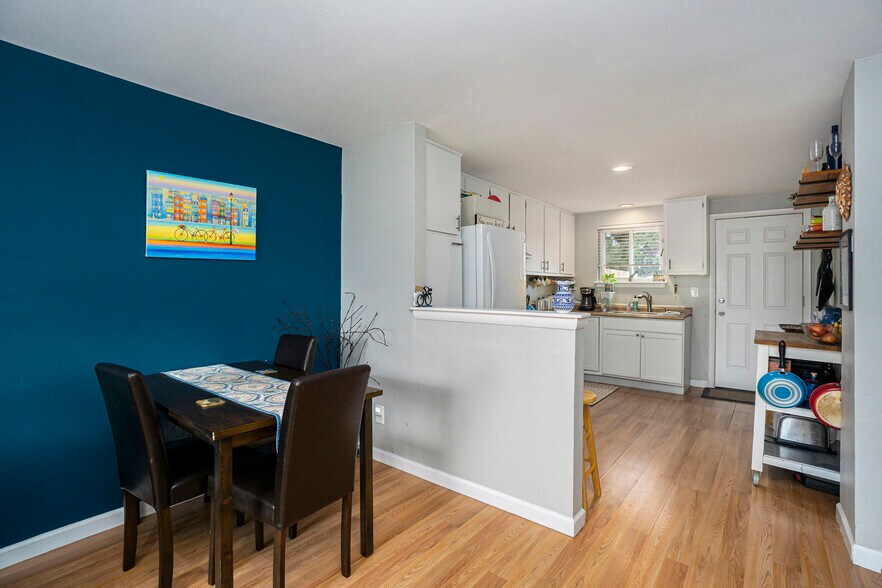 Dining Area - 4511 Stover St