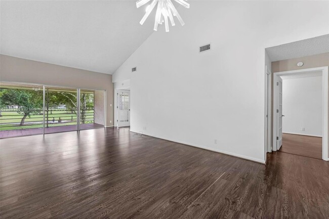 Building Photo - 8790 Holly Ct