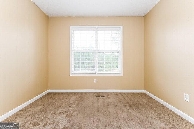 Building Photo - 145 Tara Way