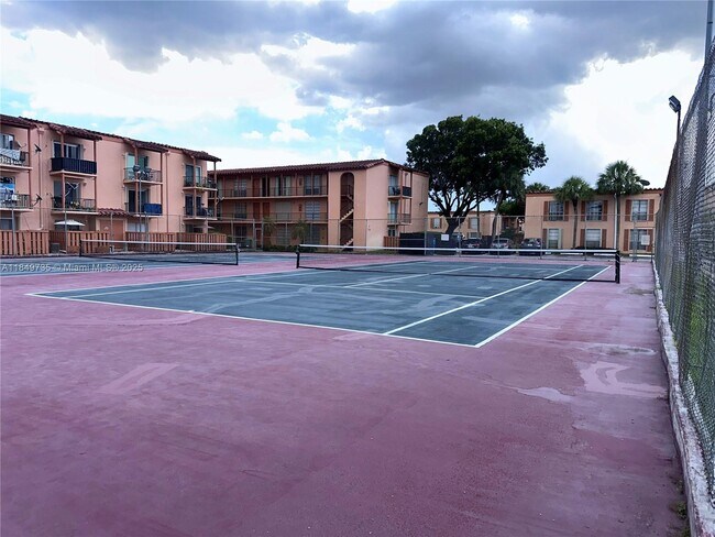 Building Photo - 7208 Fairway Dr