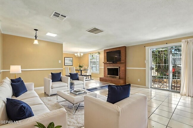 Building Photo - 5709 Hemmingway Dr