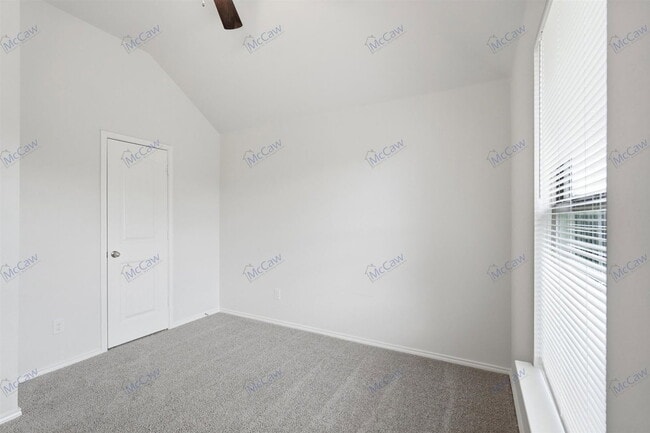 Building Photo - 1904 Louis Miller Dr