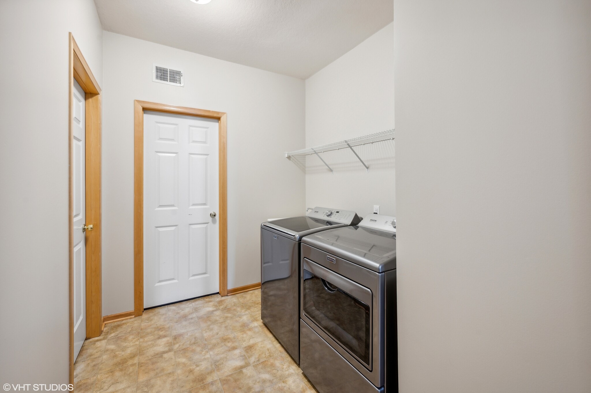 Building Photo - 977 Fairfield Ct