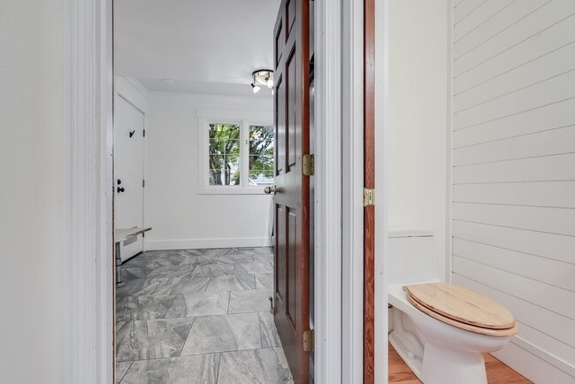 Building Photo - Beautiful 4 Bed, 3 Bath Rental Home in Cedar Mills Neighborhood!