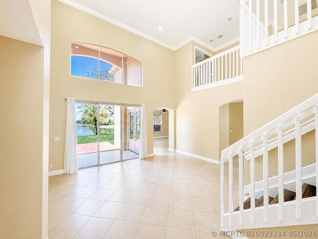Building Photo - 740 SW 191st Ave