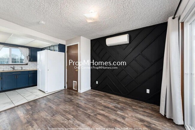 Building Photo - Updated Two Bedroom Home in Lafayette!