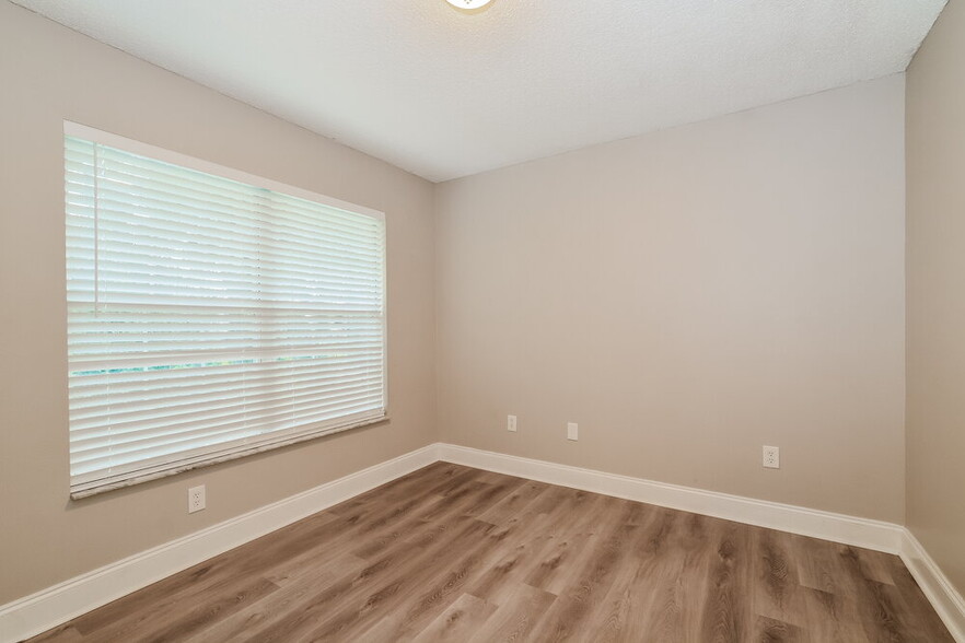Building Photo - 5360 Rocking Horse Pl
