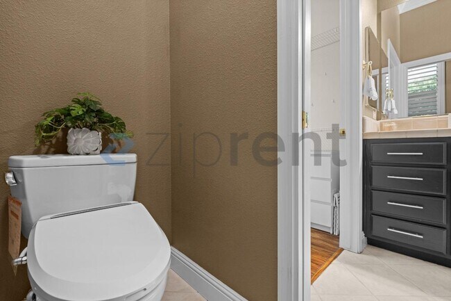 Building Photo - 316 Burr Knot Way