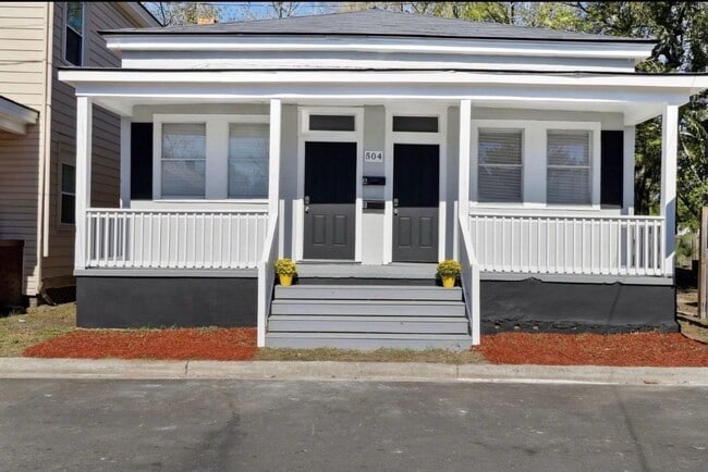 Building Photo - 504 W 48th St