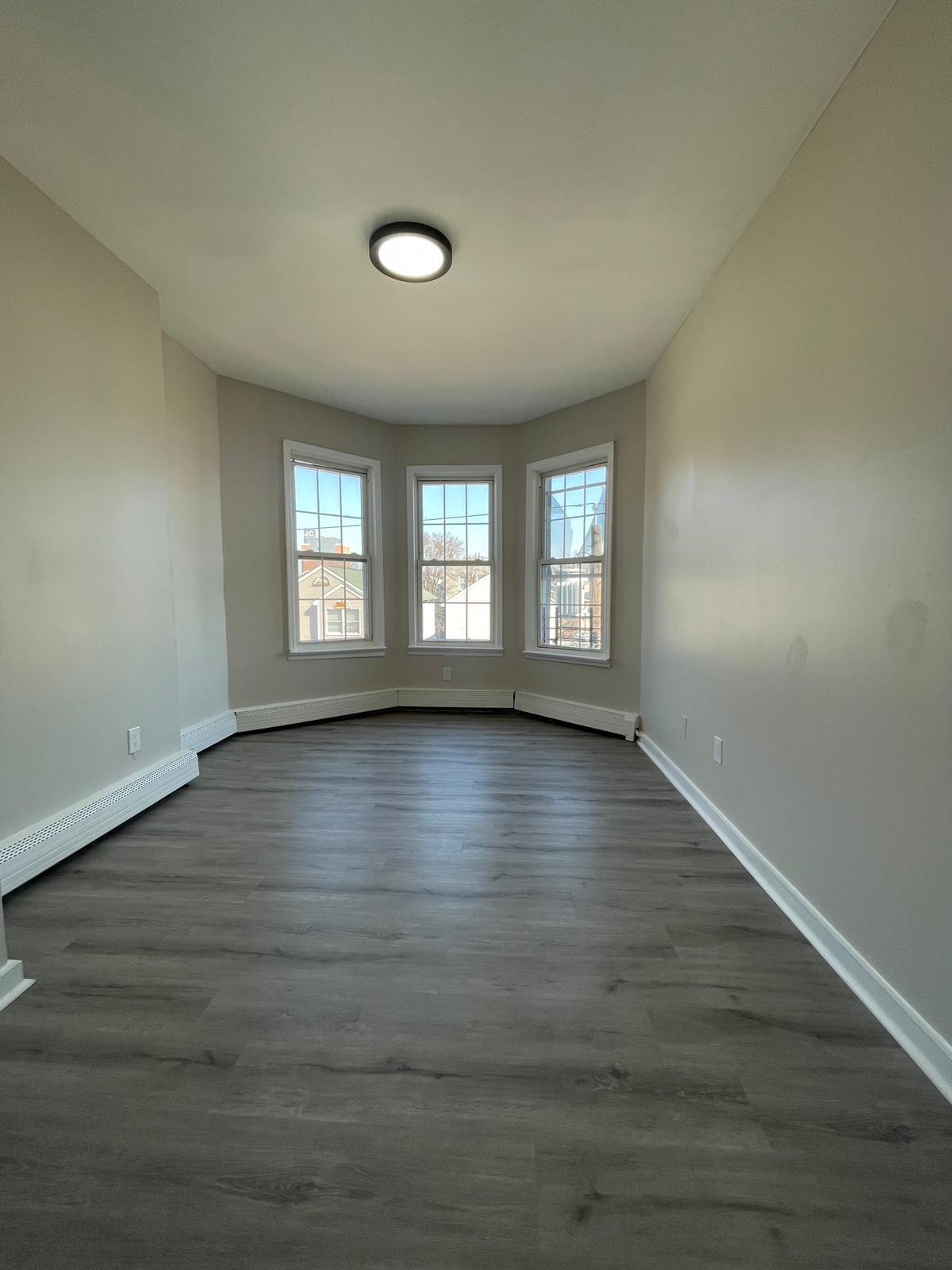 137 Wilkinson Ave 3R - 128 Wilkinson Ave