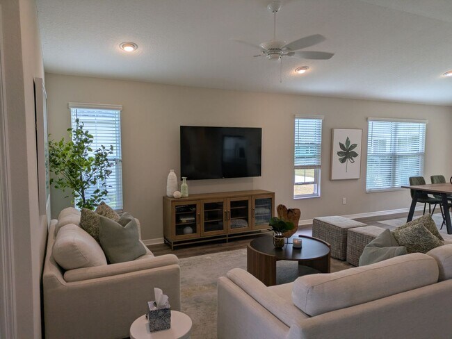 Building Photo - 1750 Debellis Ln