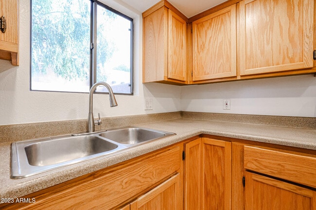 Building Photo - 8940 W Olive Ave