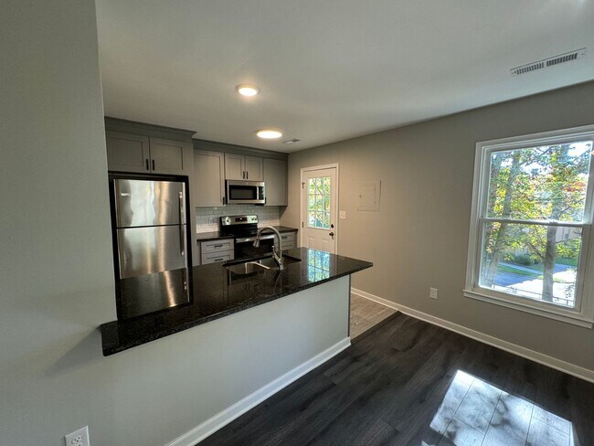 Building Photo - 1707 Choate Pl