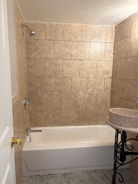 Primary Photo - 3415 5th St SE
