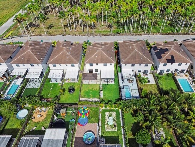 Building Photo - 25545 SW 109th Ave