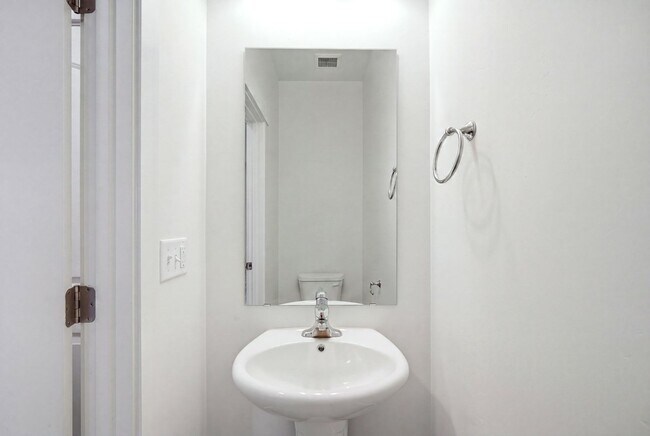 Building Photo - 1627 W Talus Rdg Dr