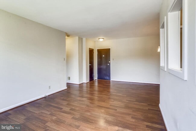 Building Photo - 4200 Cathedral Ave NW