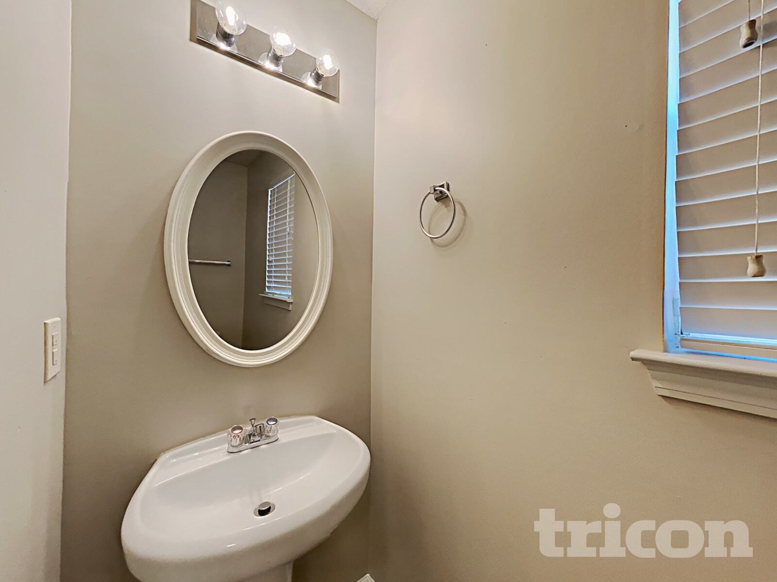 Building Photo - 205 Oak Terrace Dr