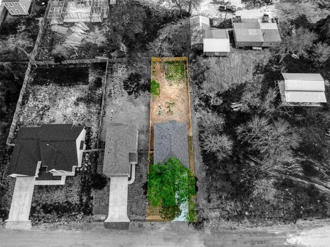 Building Photo - 24735 Waterford St