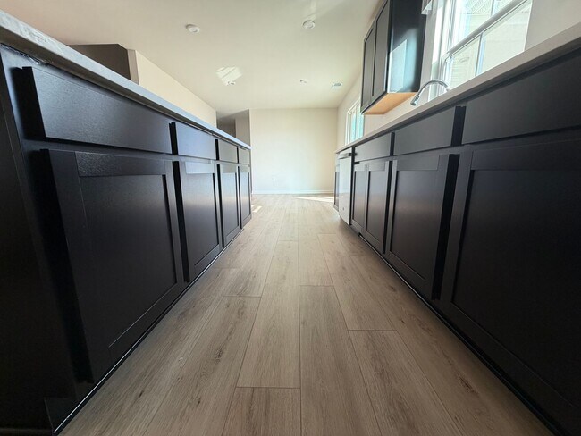 Building Photo - 59 Glacier Ave