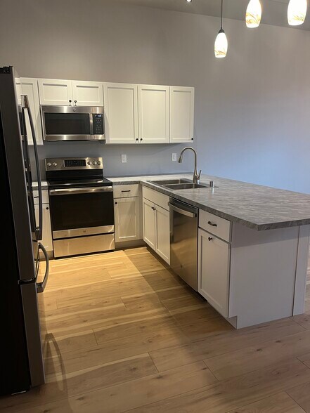 Building Photo - 120 5th Ave N