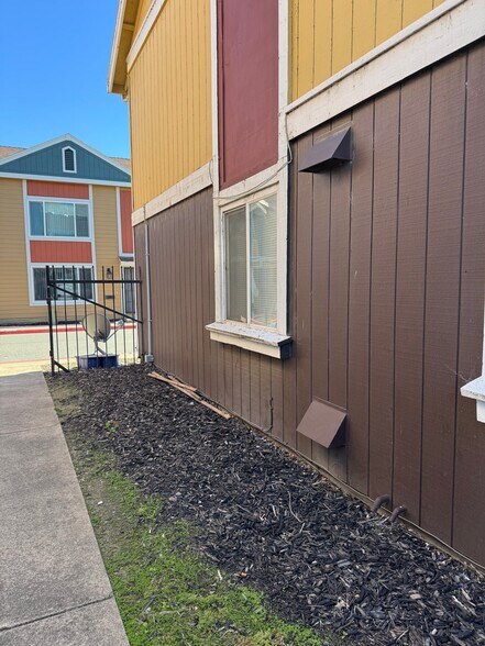 Building Photo - 4074 Weymouth Ln
