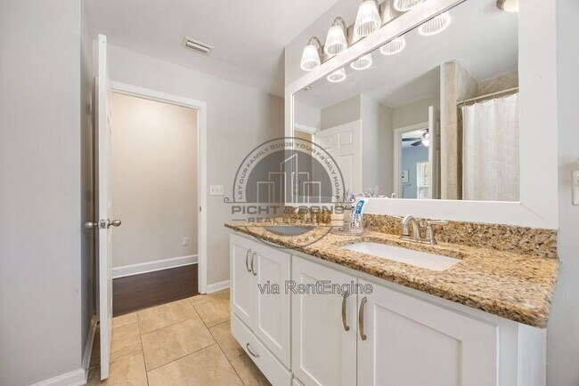 Building Photo - 3444 Rosemont Ridge Rd