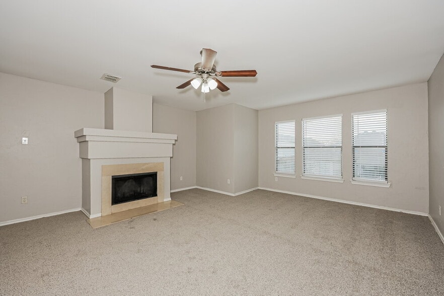 Building Photo - 3149 Pine Valley Dr