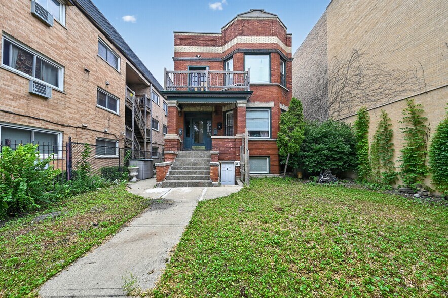 Building Photo - 1516 W Farwell Ave