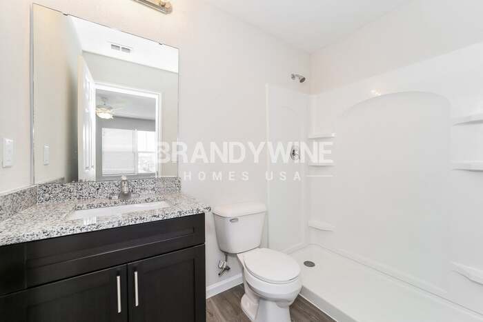 Building Photo - 520 Narnia Ct